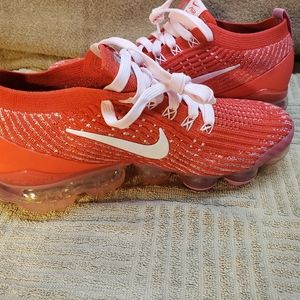 Womens nike air vapormax flyknit 3 size 08.0
